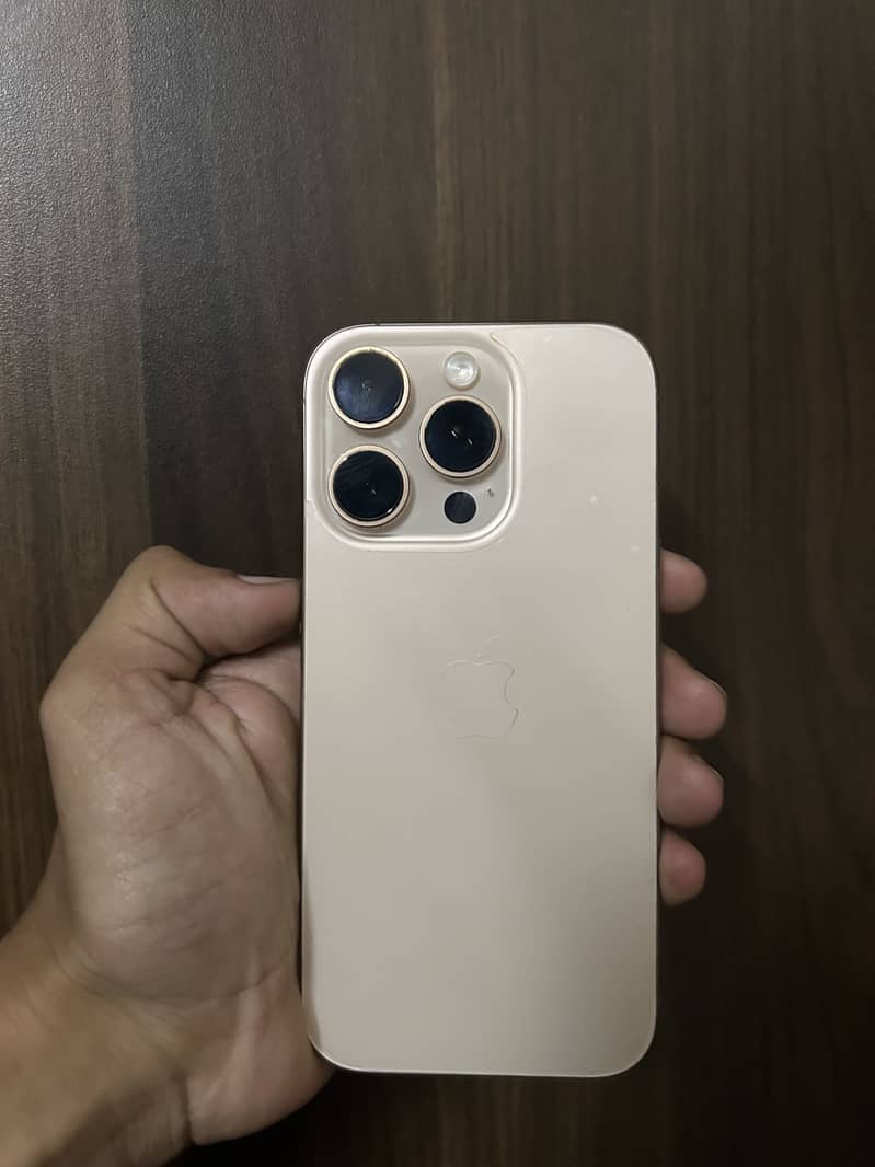 Apple iPhone 16 Pro 1