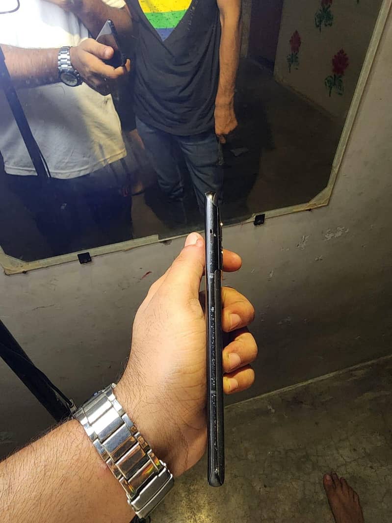 One Plus 10 Pro 6