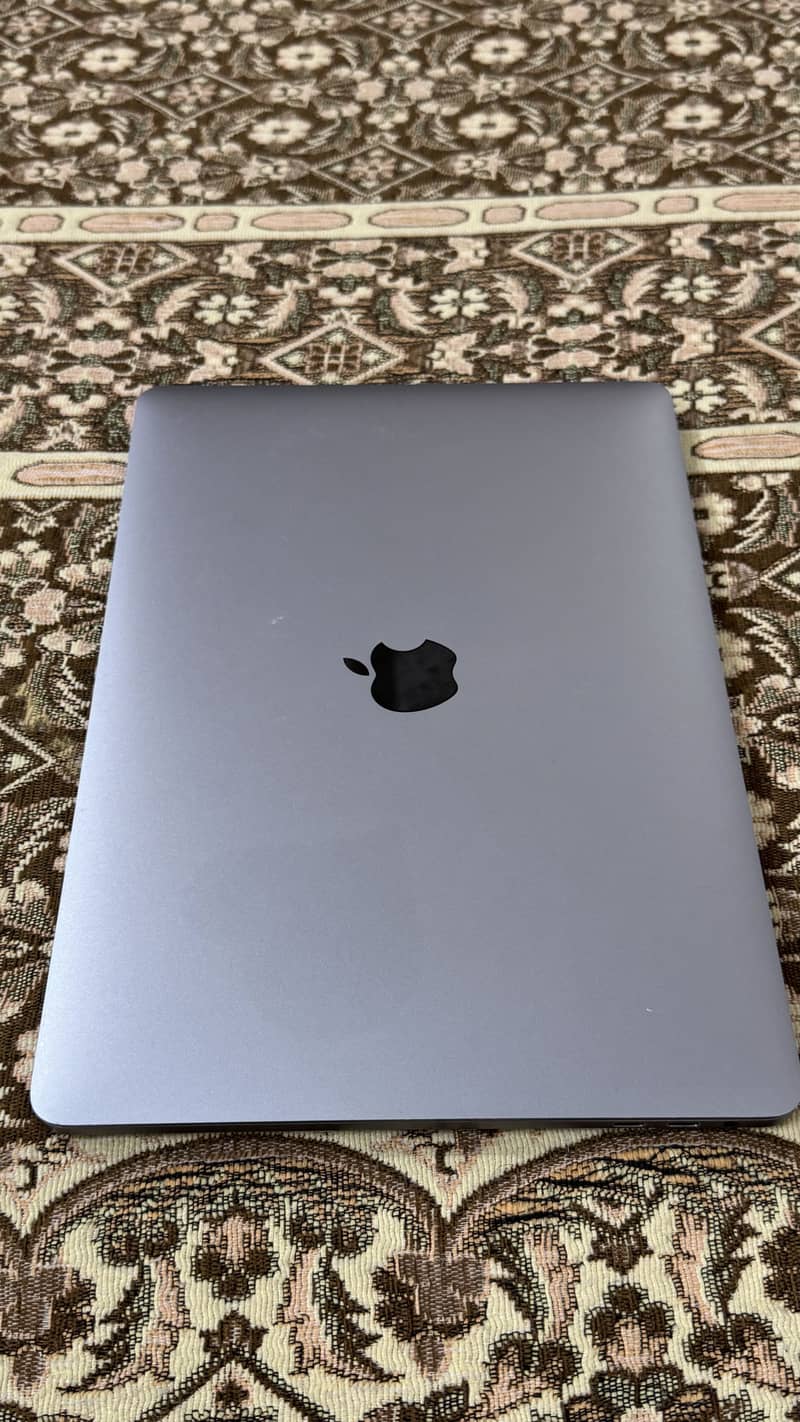 MAC BOOK PRO 19Model 1