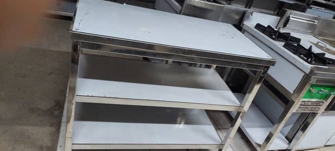 Pizza Working table and all restaurant machinery available