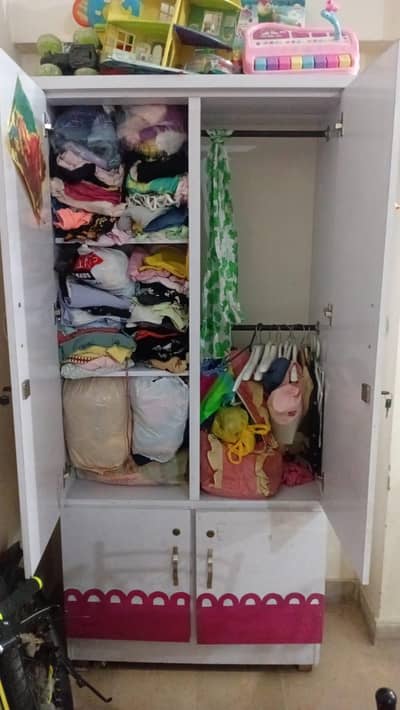 kids wardrobe