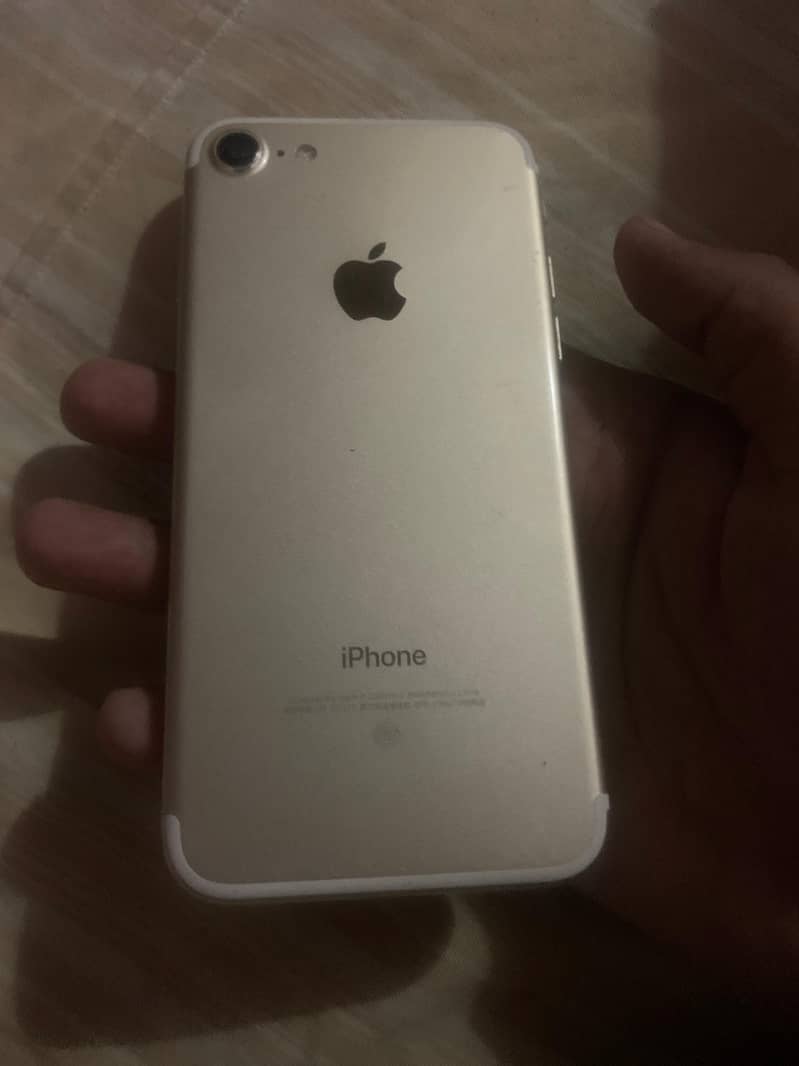 Apple iPhone 7 0