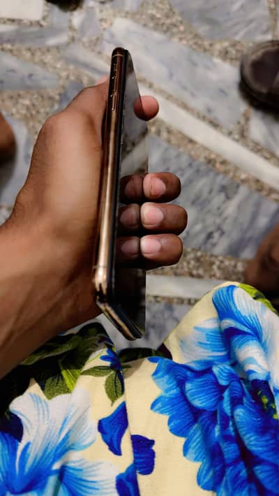 iPhone 11 Pro Max 64gb factory unlock
