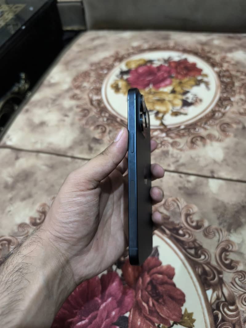 IPHONE 15 PRO MAX 1