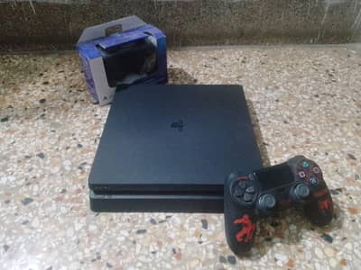 ps4 slim 500gb (jailbreak) with 2 controllers