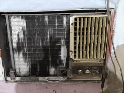 General window AC 1.5 ton original Gas