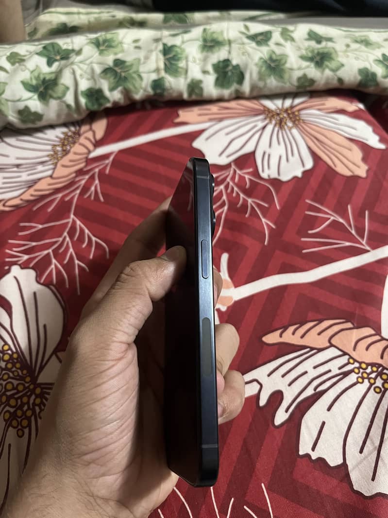 iPhone 15 pro 3