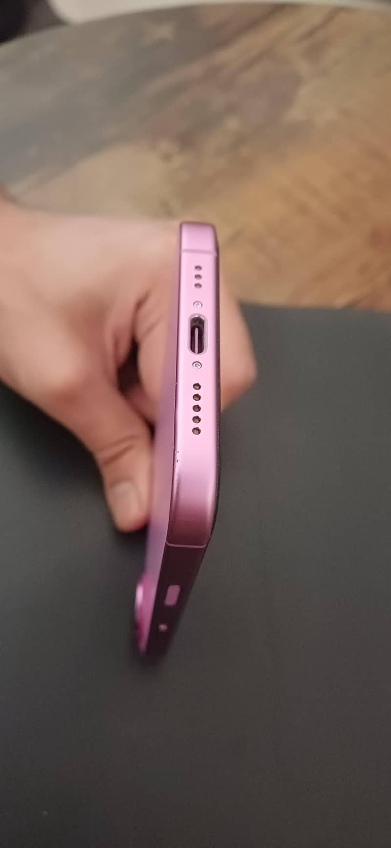 Apple iPhone 16 4