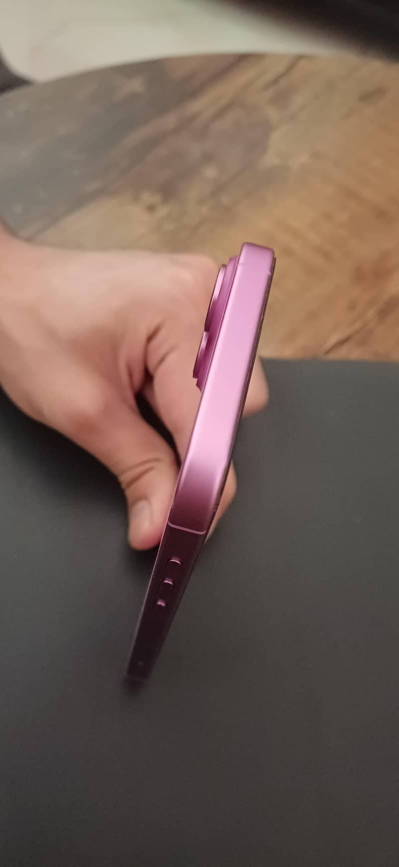 Apple iPhone 16 5
