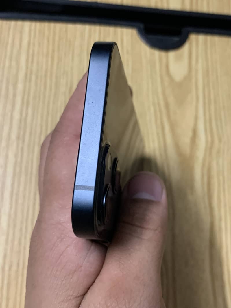 Apple iPhone 13 1