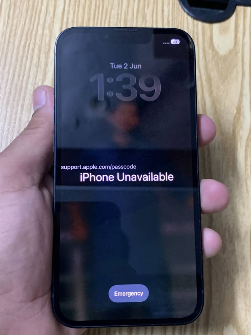 Apple iPhone 13 2