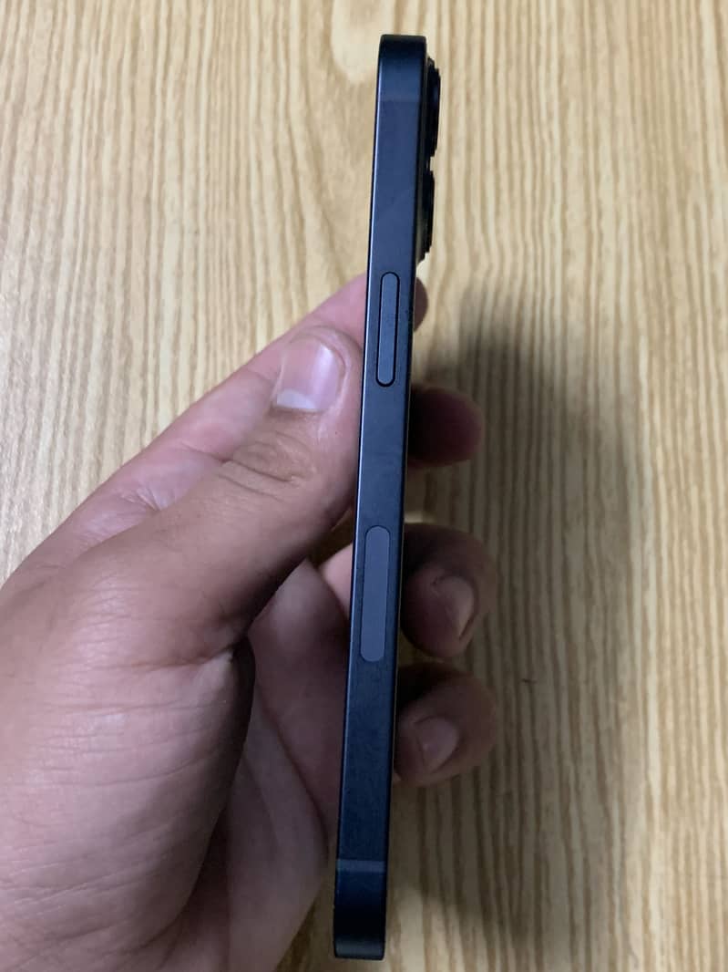 Apple iPhone 13 3