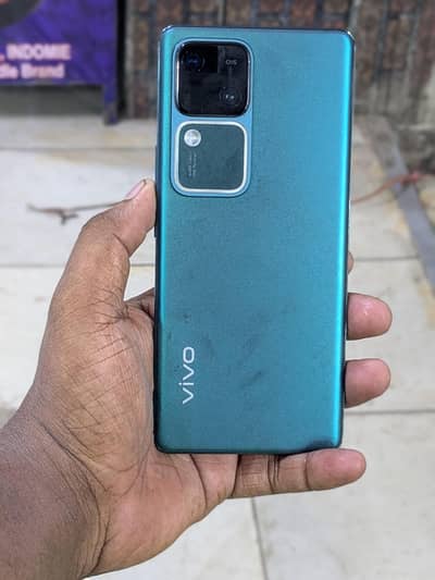 Vivo V30