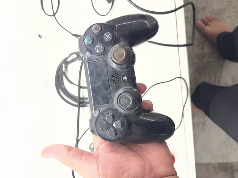Ps4 fat with 3 controller 1