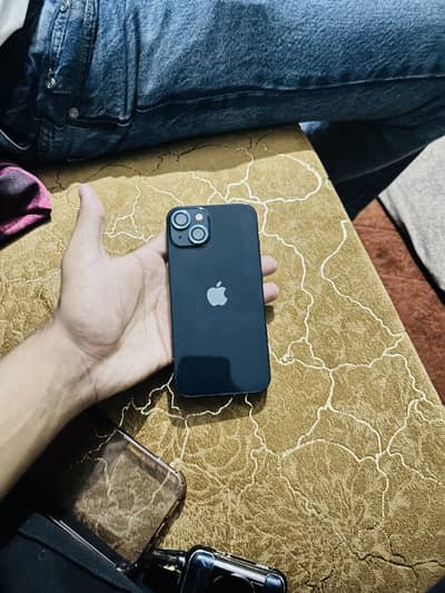 Apple iPhone 13