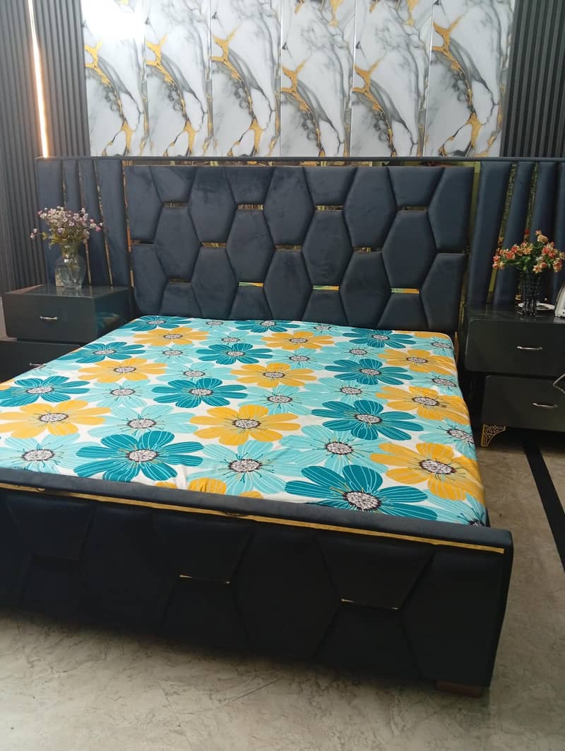 bed drasing side table 0
