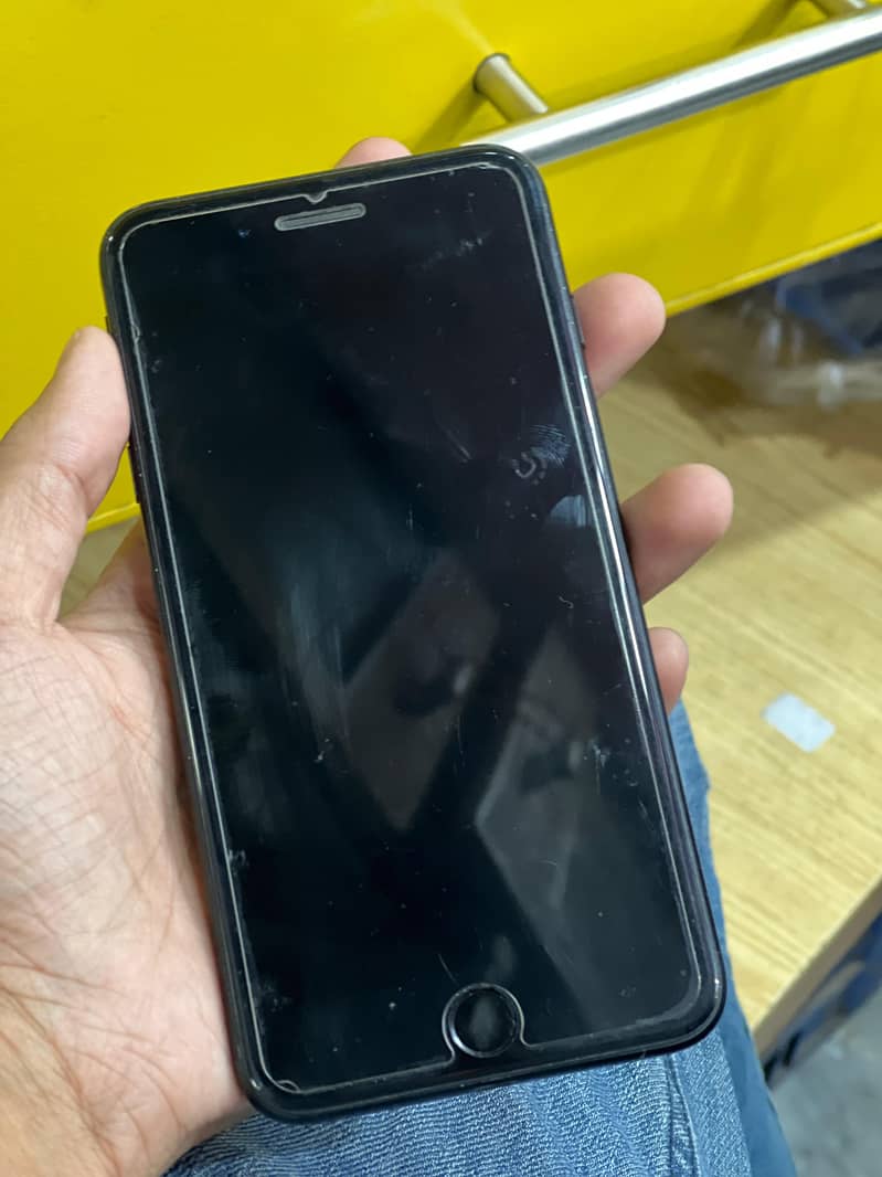 Apple iPhone 7 Plus 0