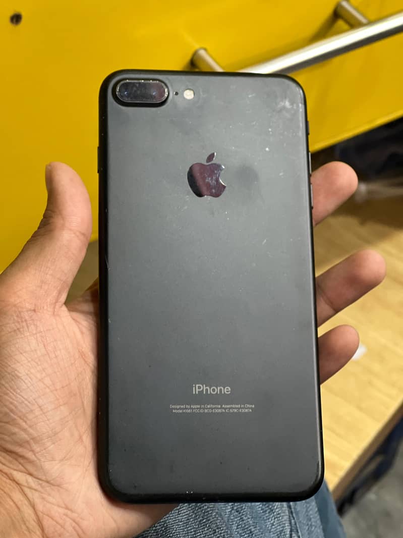 Apple iPhone 7 Plus 1
