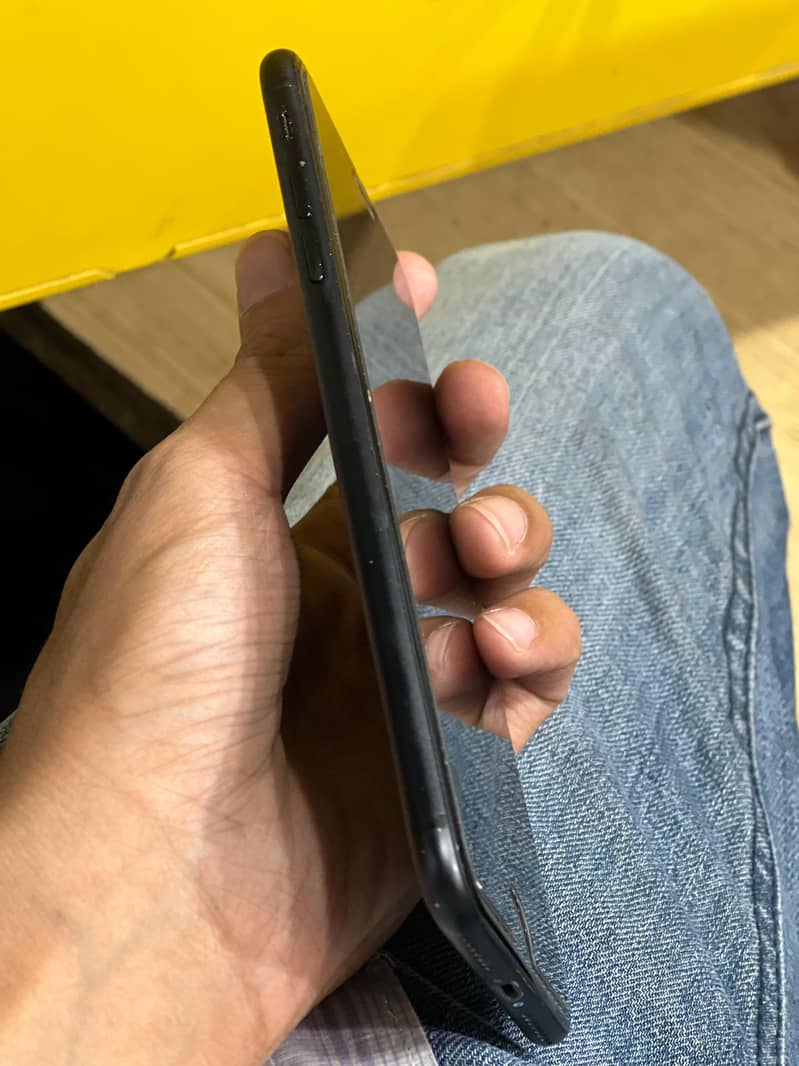 Apple iPhone 7 Plus 2