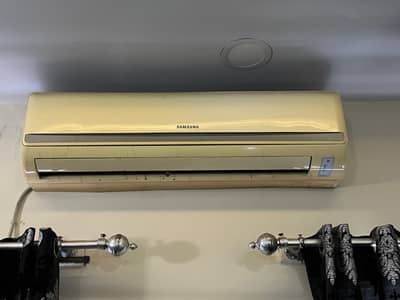 Samsung 2 Ac  andcoher ac is 2 ton 80000 in working conditions