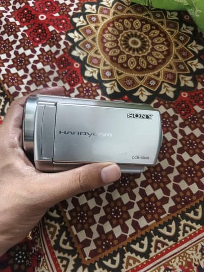 Touch screen 2000X ZOOM Brand new imported sony Handycame (DSR_SR683)