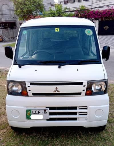 Mitsubishi Minicab 7 Seater
