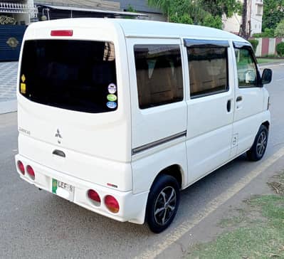 Mitsubishi Minicab 7 Seater