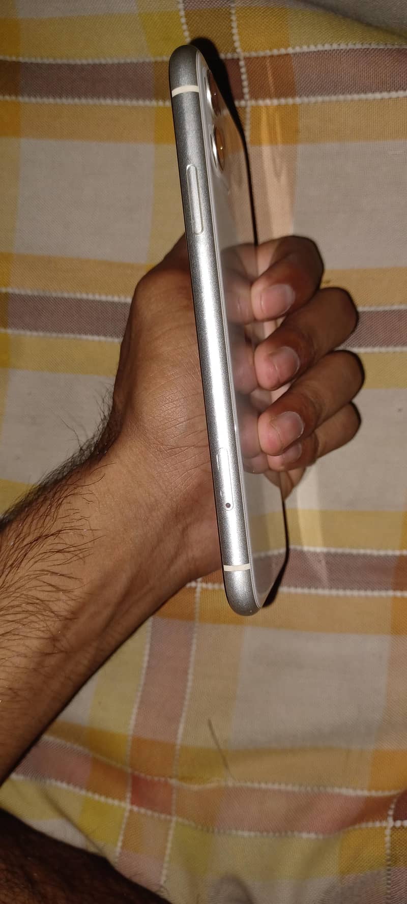 Apple iPhone 11 4