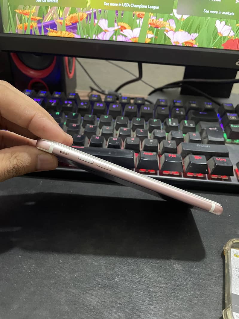Apple iPhone 7 1