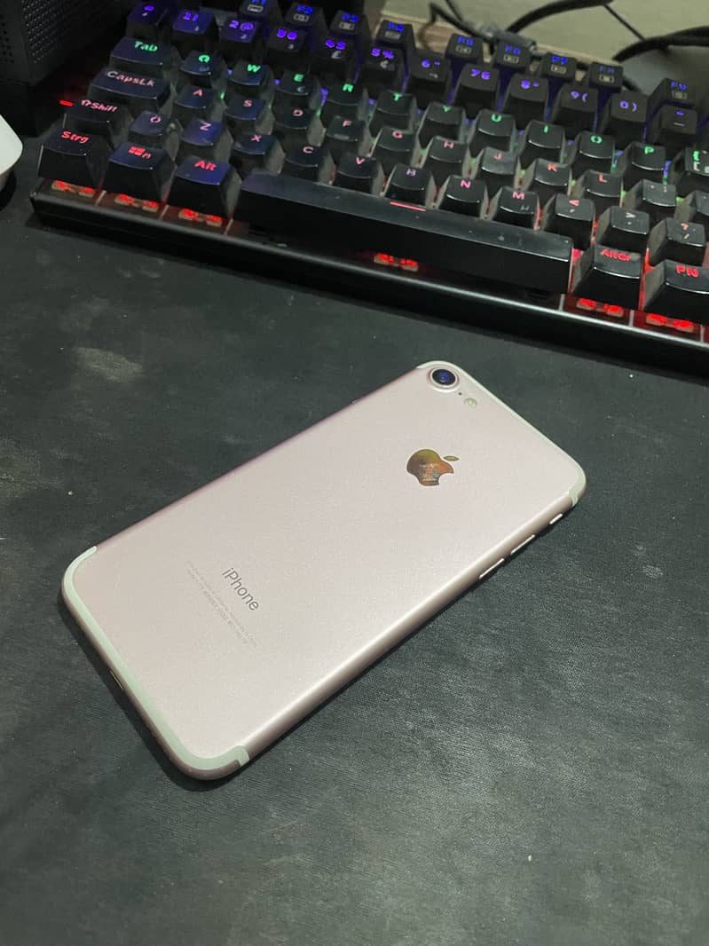 Apple iPhone 7 3