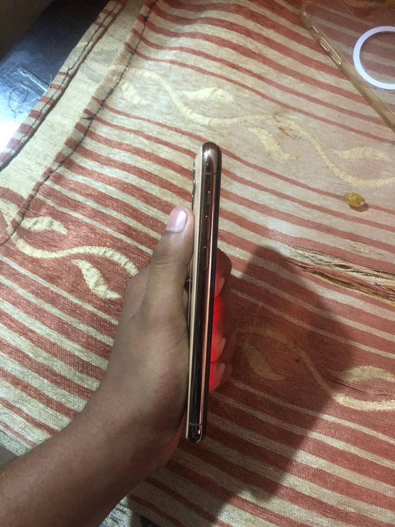 iPhone 11 Pro 2