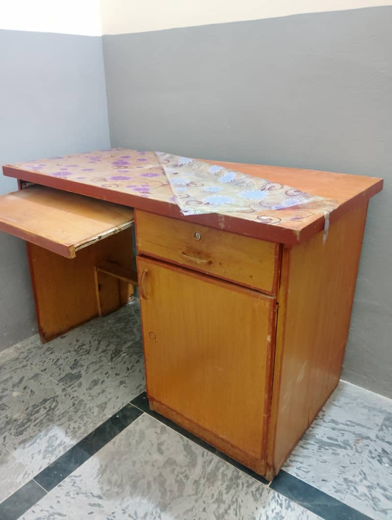 wooden computer table 0