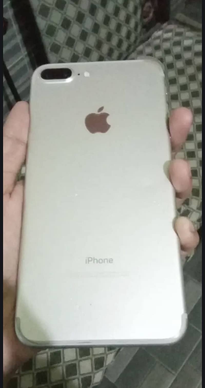 Apple iPhone 7 Plus 2