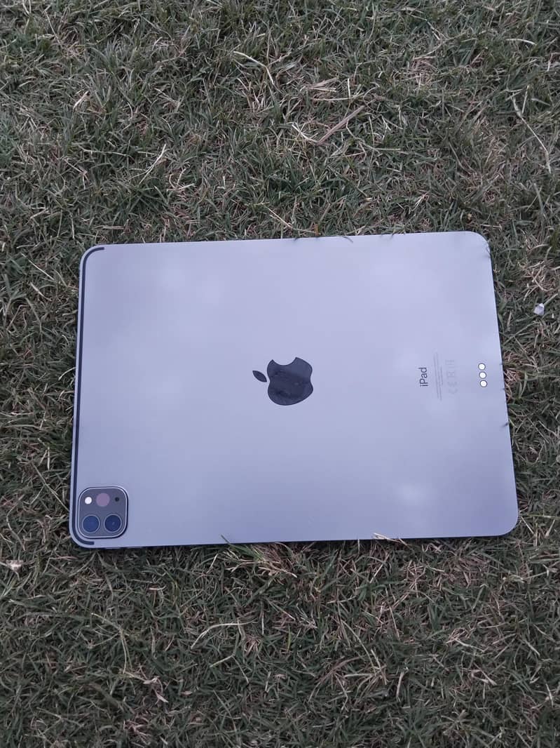 iPad Pro 3rd Gen 11" M1 chip 6