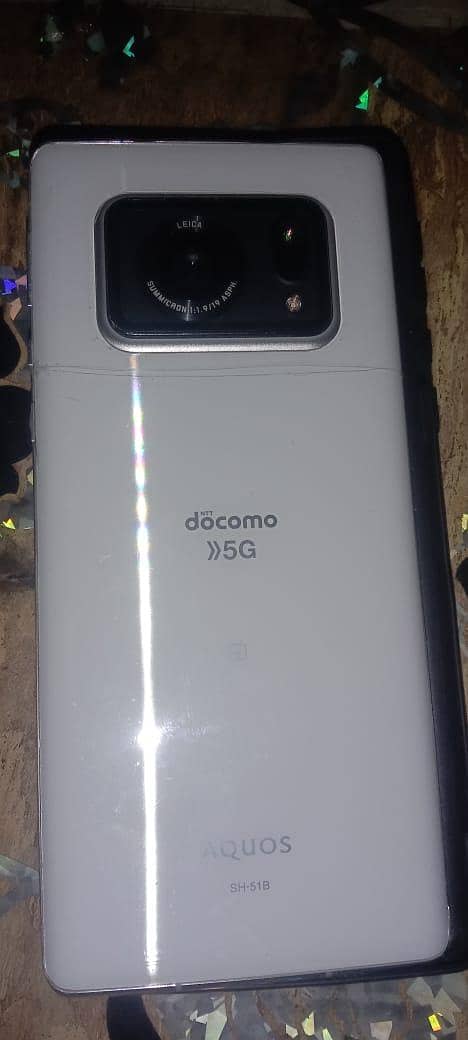 Sharp Aquos r6 2