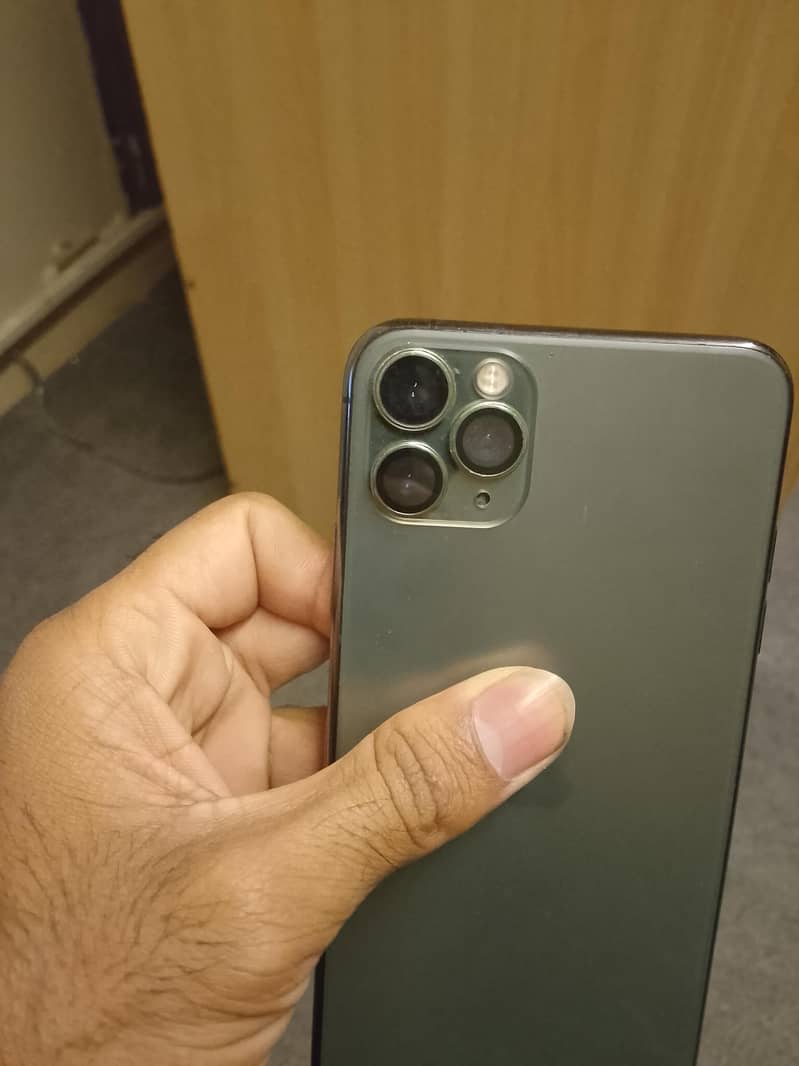iPhone 11 Pro Max 13
