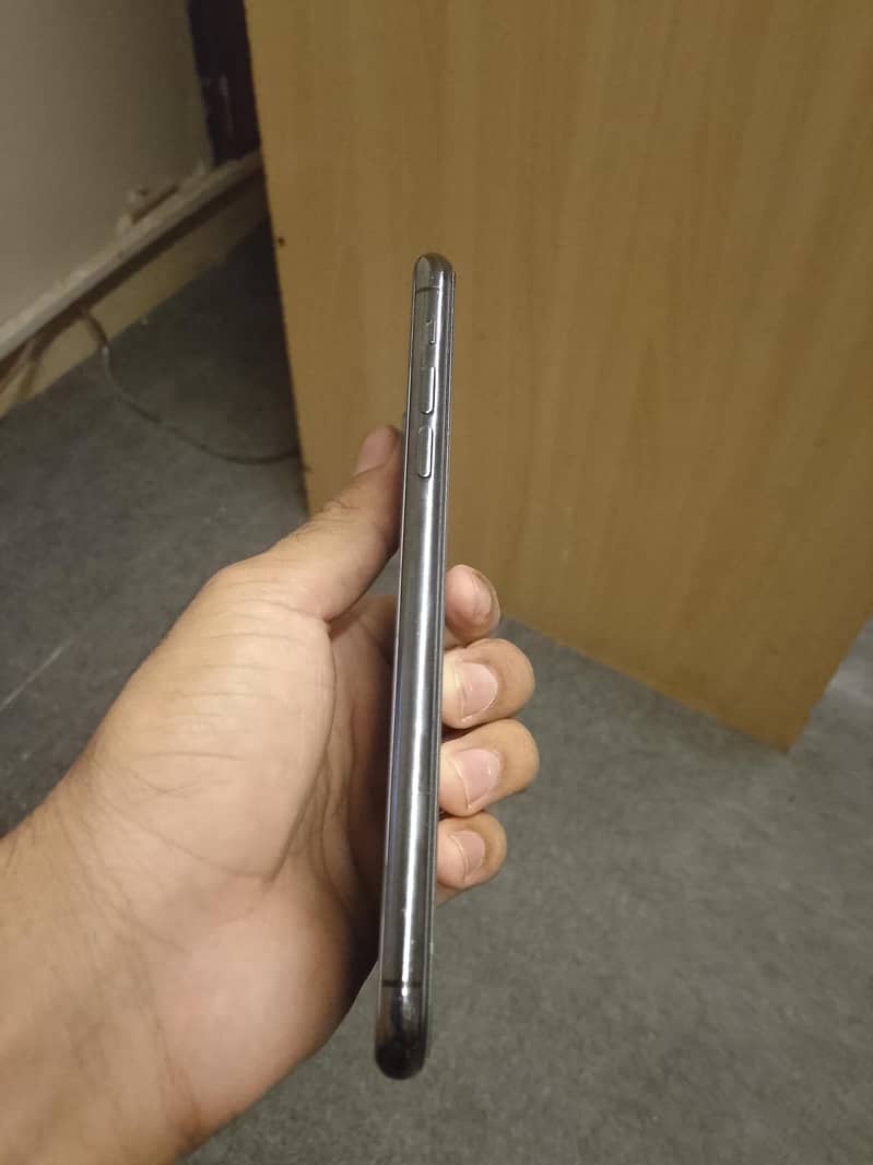 iPhone 11 Pro Max 15