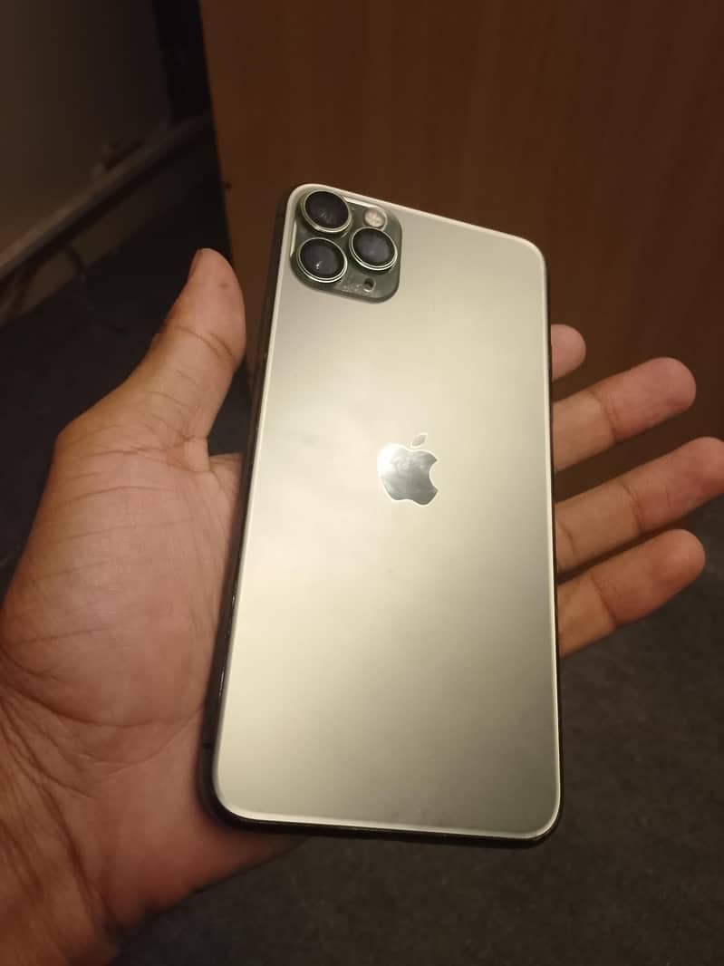 iPhone 11 Pro Max 17