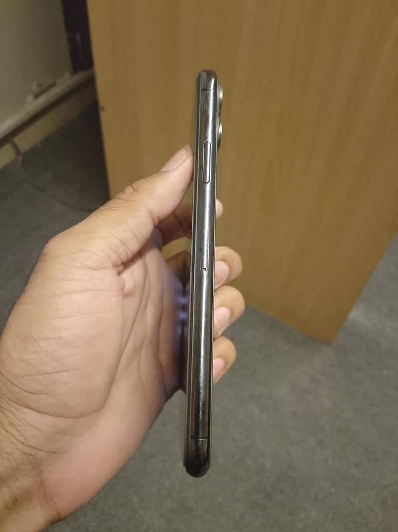 iPhone 11 Pro Max 18