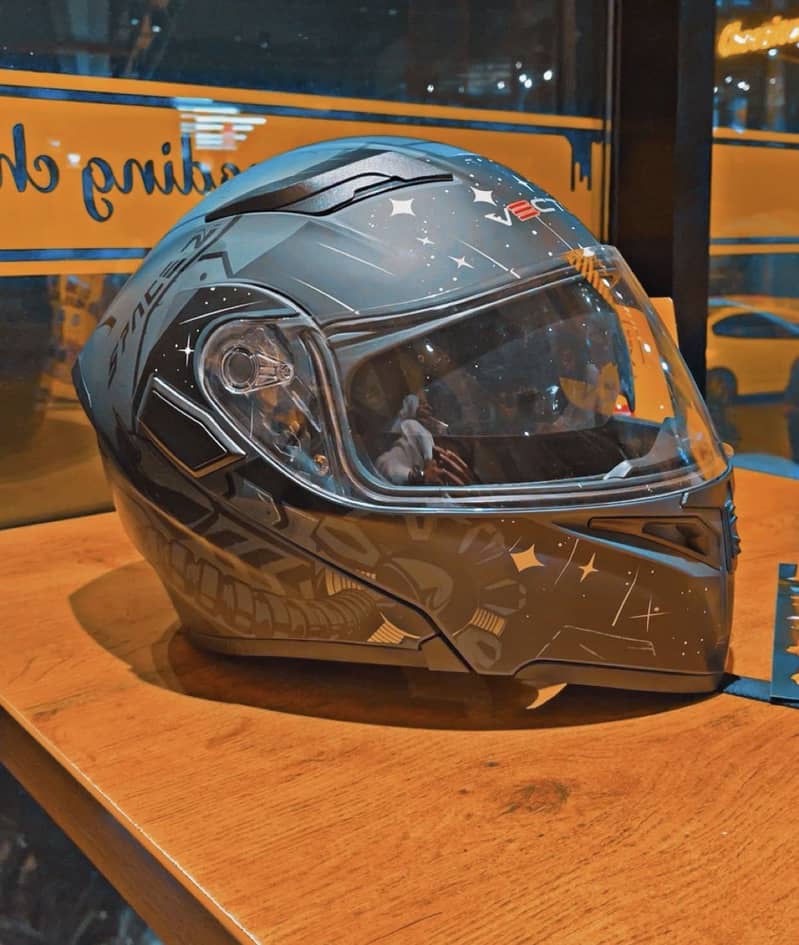 Scratchless Helmet 0
