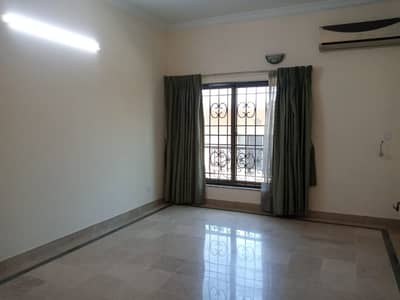 independent upper portion unfurnished for Pakistani families