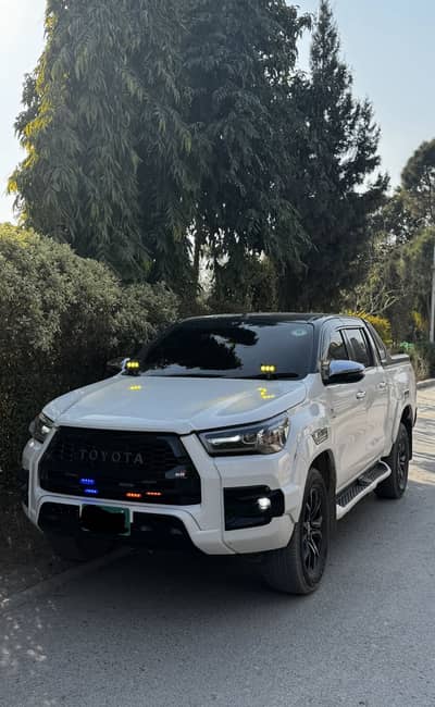 Toyota Hilux Revo GR facelifted
