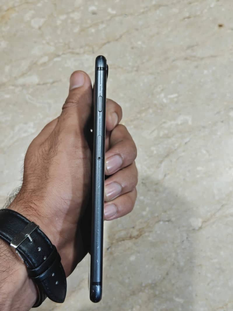Apple iPhone 8 Plus 2