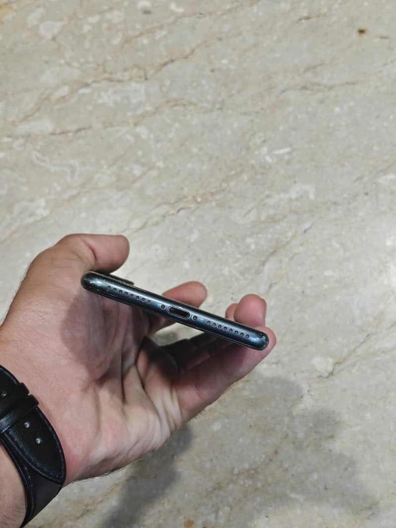 Apple iPhone 8 Plus 3