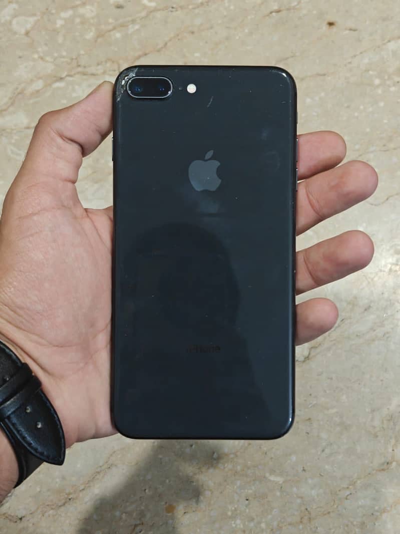 Apple iPhone 8 Plus 5