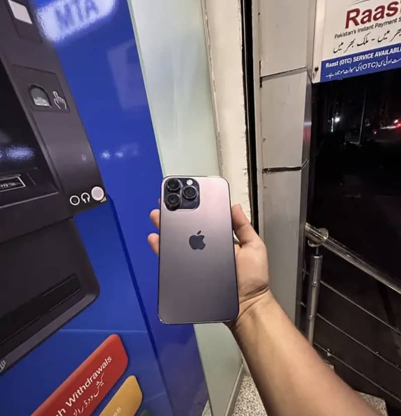 iPhone 14 Pro Max 2
