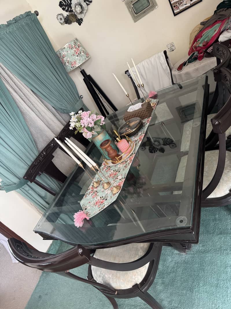 6 seater dining table 0