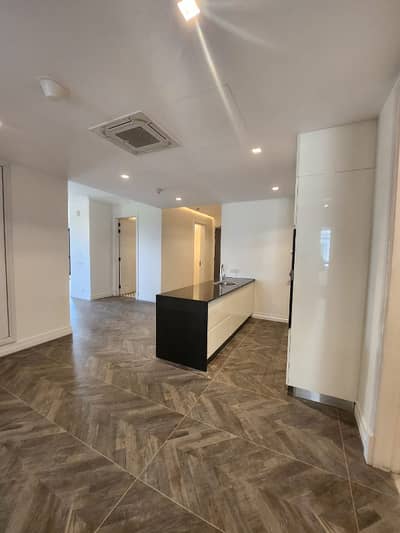 Gulberg Luxury Apartment for sale