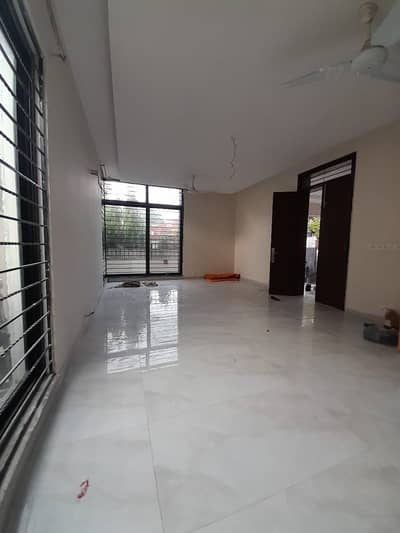 Gulberg Prime Location House For Rent office