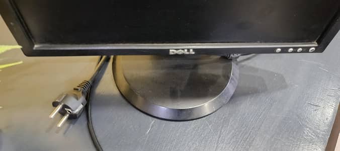 Dell 17 inch lcd with power cable vga cable and hdmi converter